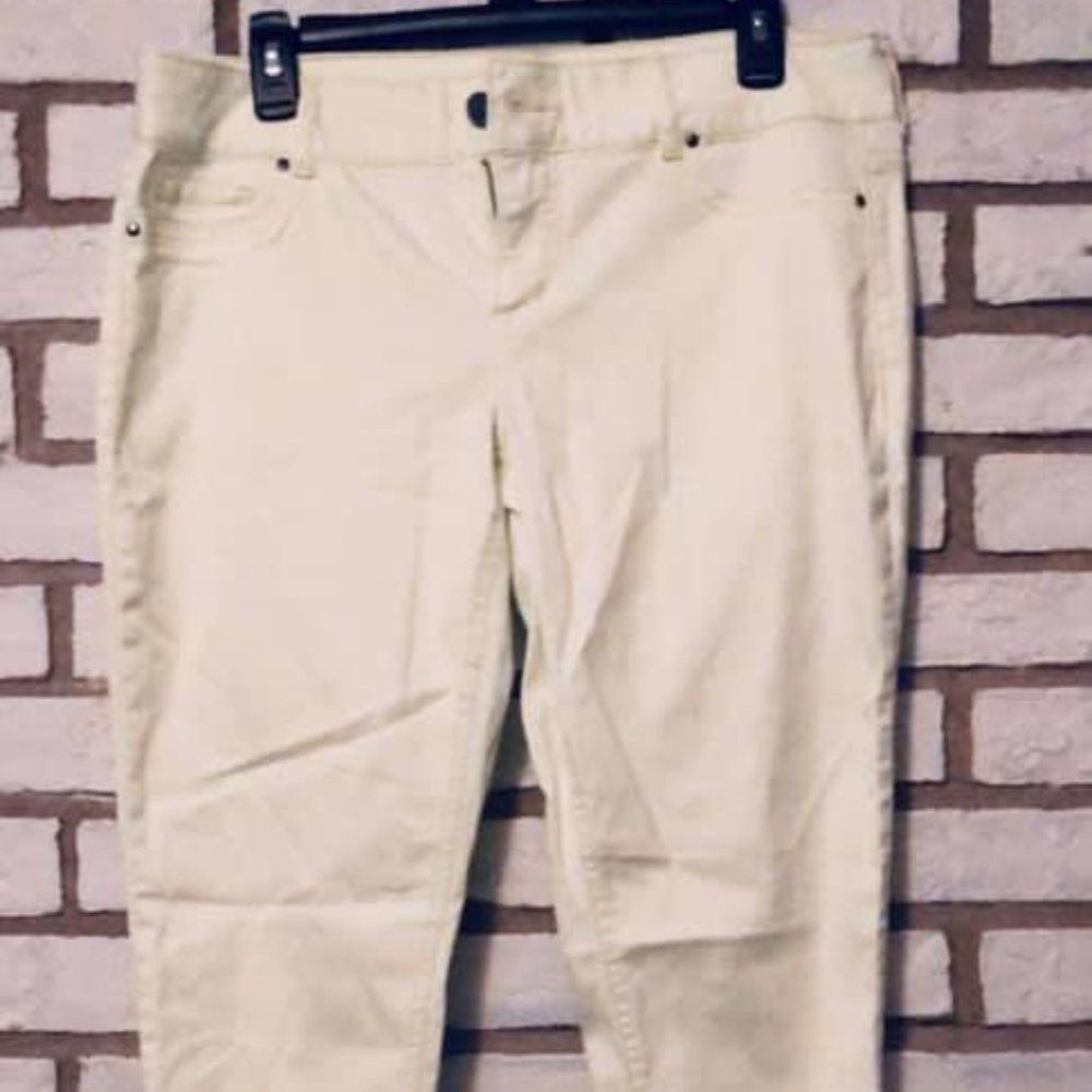 Maurices Light Green Jegging